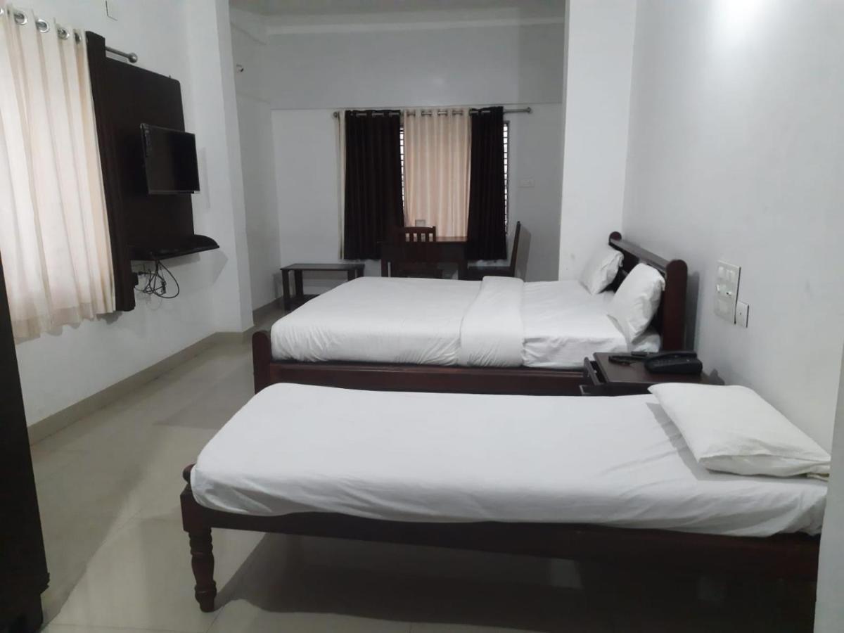 Hotel Blue Rays Bainduru ภายนอก รูปภาพ