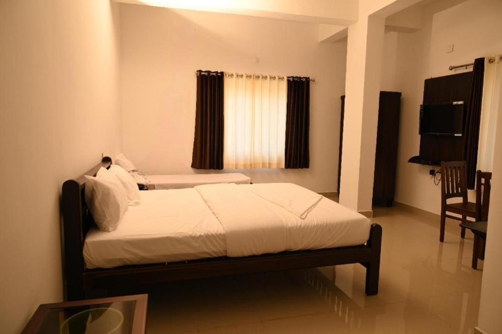 Hotel Blue Rays Bainduru ภายนอก รูปภาพ