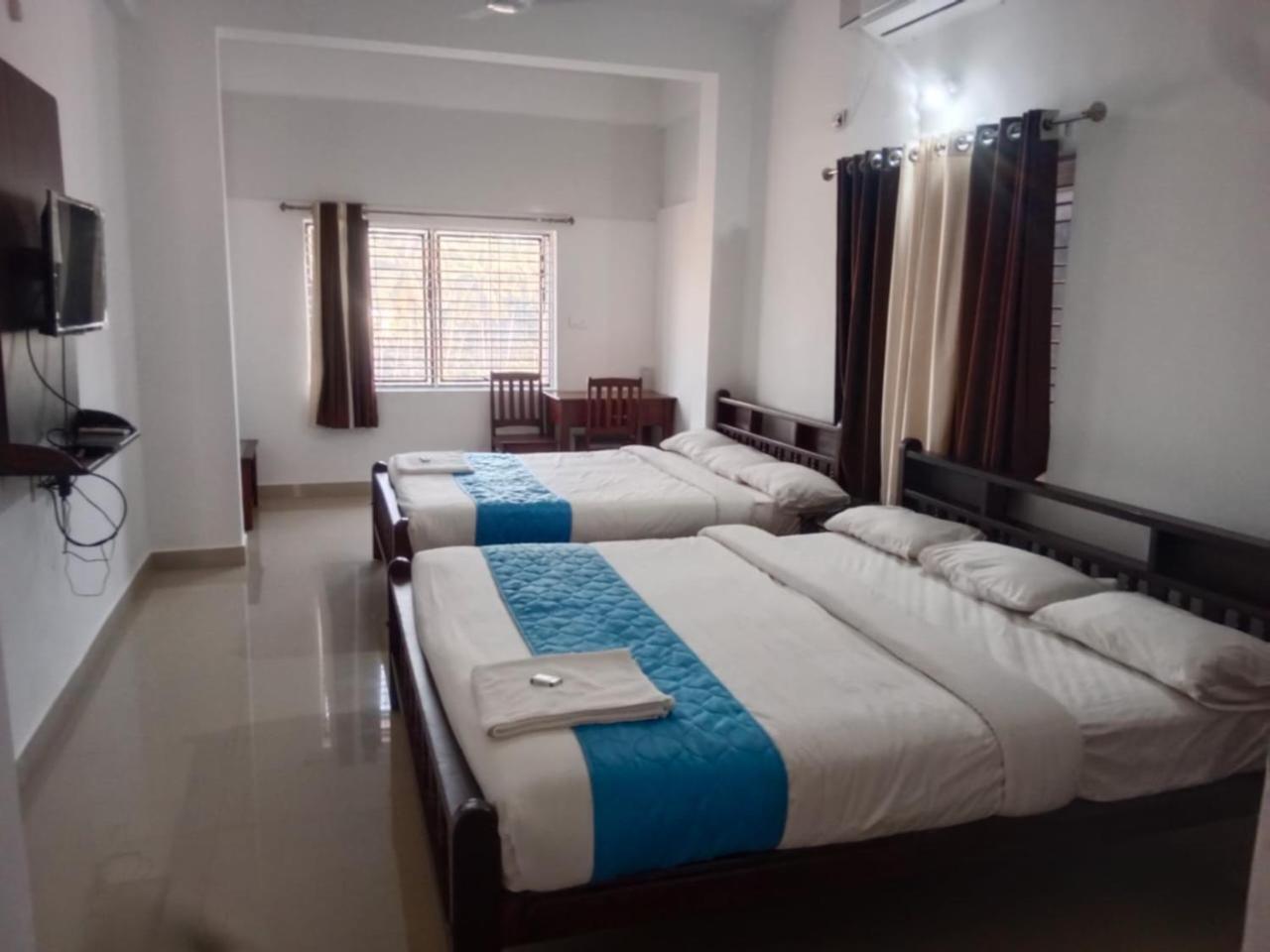 Hotel Blue Rays Bainduru ภายนอก รูปภาพ