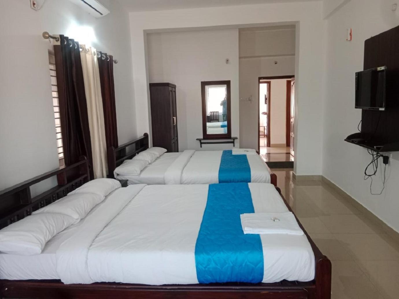 Hotel Blue Rays Bainduru ภายนอก รูปภาพ